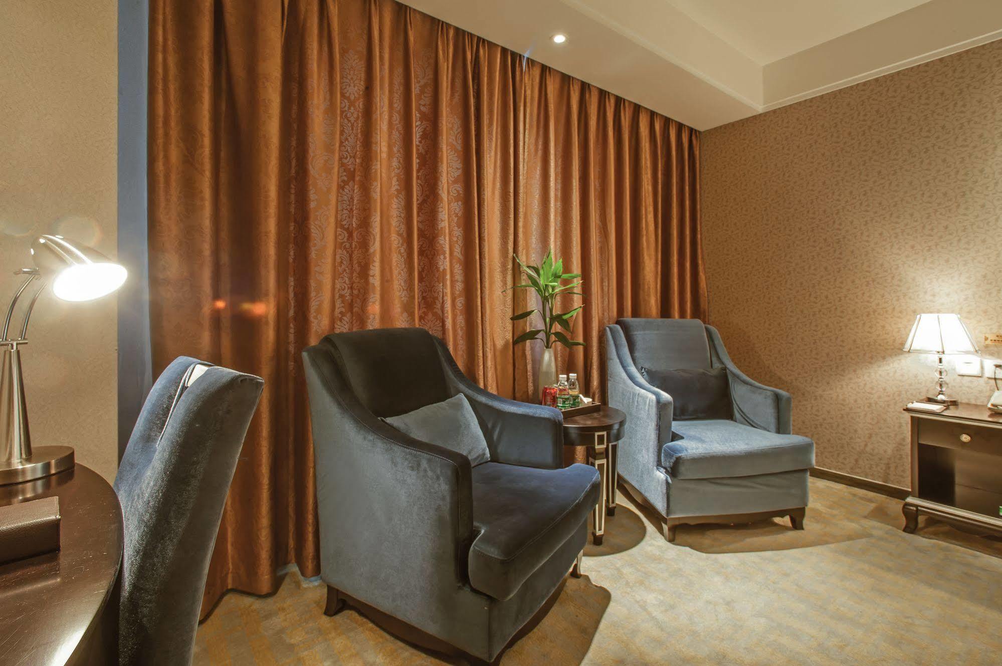 Chengdu Xuanya Yingyue Hotel Экстерьер фото